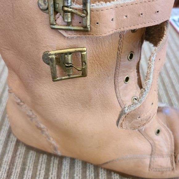 Tan Leather Size 7 Booties - Picture 8 of 9